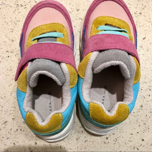 Zara 👟 💕 - Picture 3 of 4